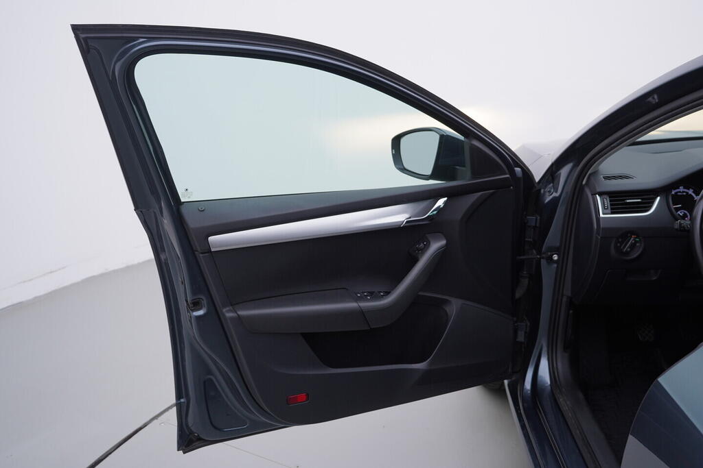 OV190V10549_19.webp_OCTAVIA Ambition 1.0 TSI 85 kW manuál, DPH