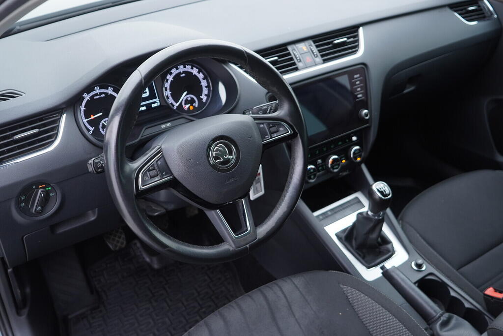 OV190V10549_21.webp_OCTAVIA Ambition 1.0 TSI 85 kW manuál, DPH