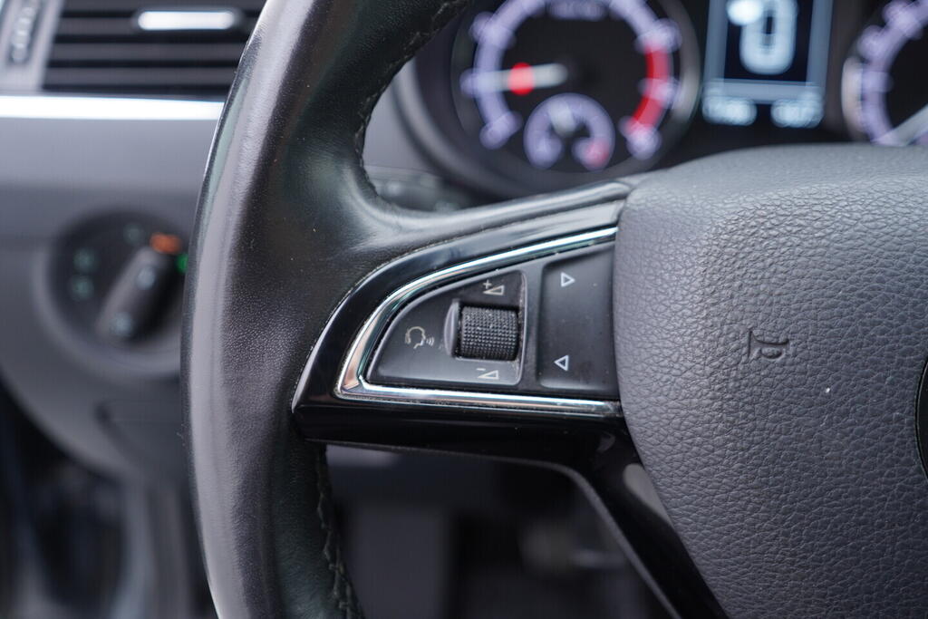 OV190V10549_25.webp_OCTAVIA Ambition 1.0 TSI 85 kW manuál, DPH