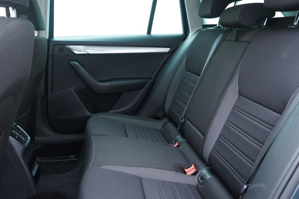 OV190V10549_37.webp_OCTAVIA Ambition 1.0 TSI 85 kW manuál, DPH