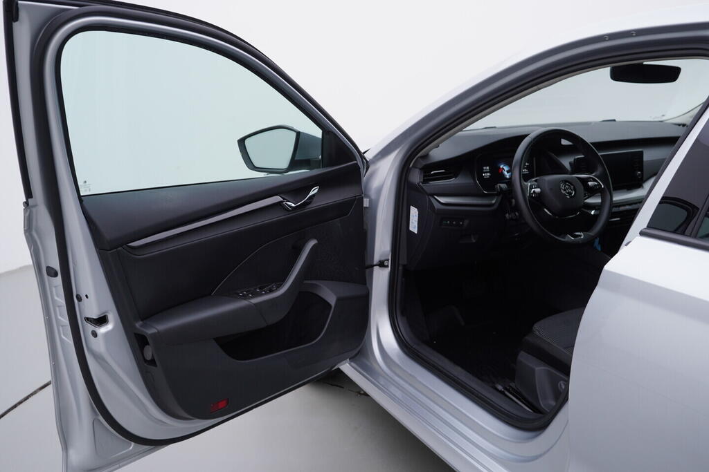 OV190V10551_18.webp_OCTAVIA Ambiente 1.0 TSI 81 kW automat, DPH