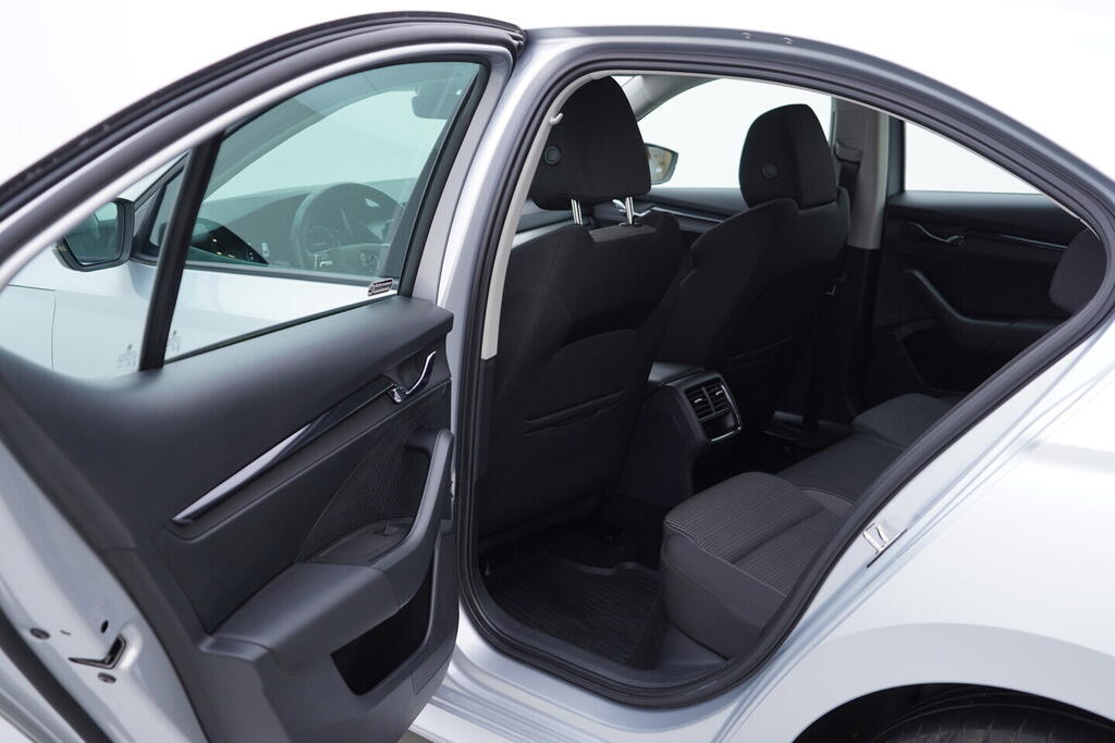 OV190V10551_35.webp_OCTAVIA Ambiente 1.0 TSI 81 kW automat, DPH