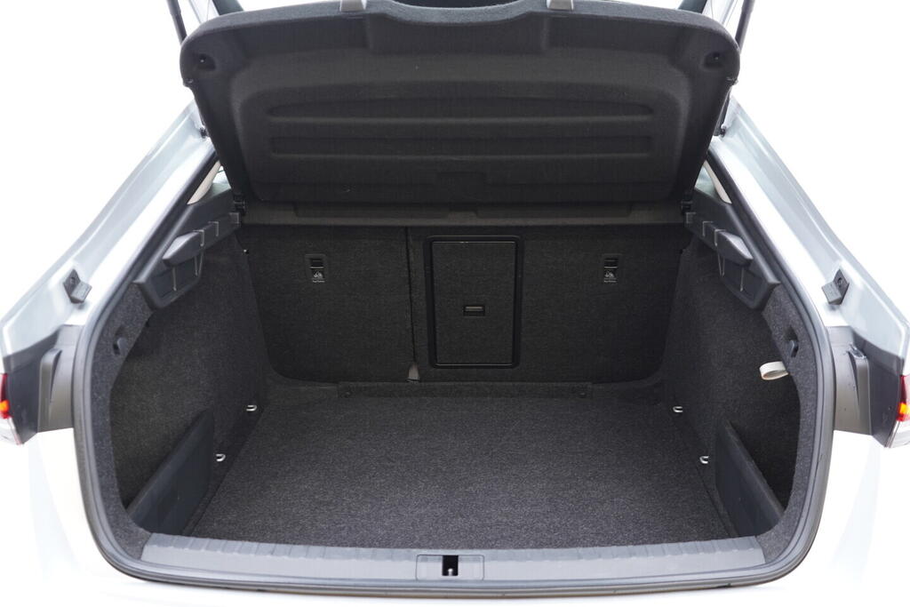 OV190V10551_38.webp_OCTAVIA Ambiente 1.0 TSI 81 kW automat, DPH