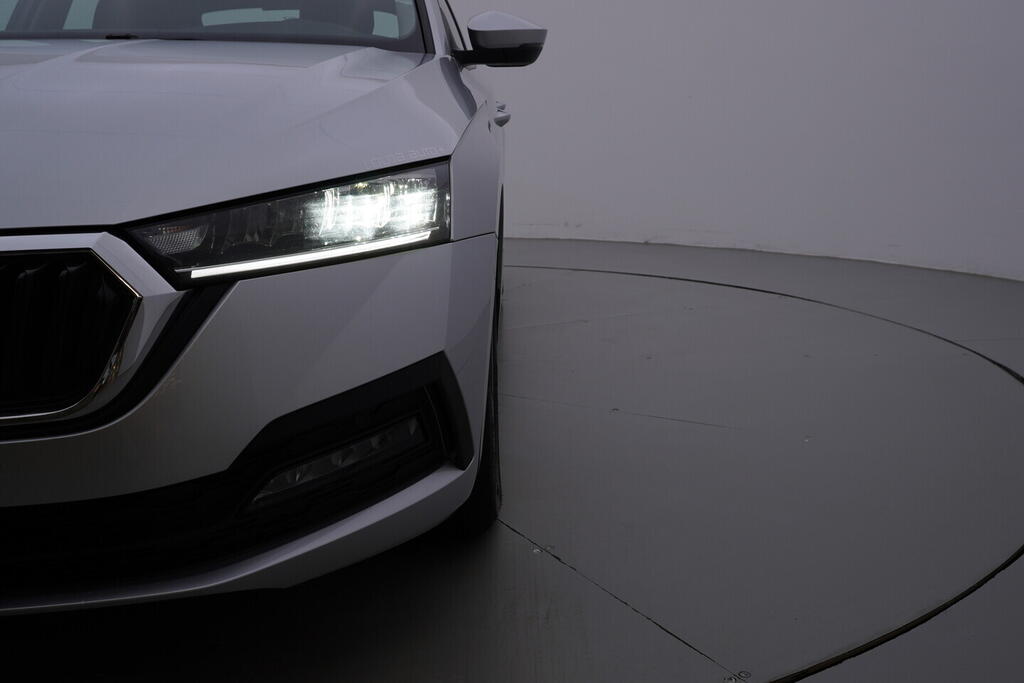 OV190V10551_41.webp_OCTAVIA Ambiente 1.0 TSI 81 kW automat, DPH