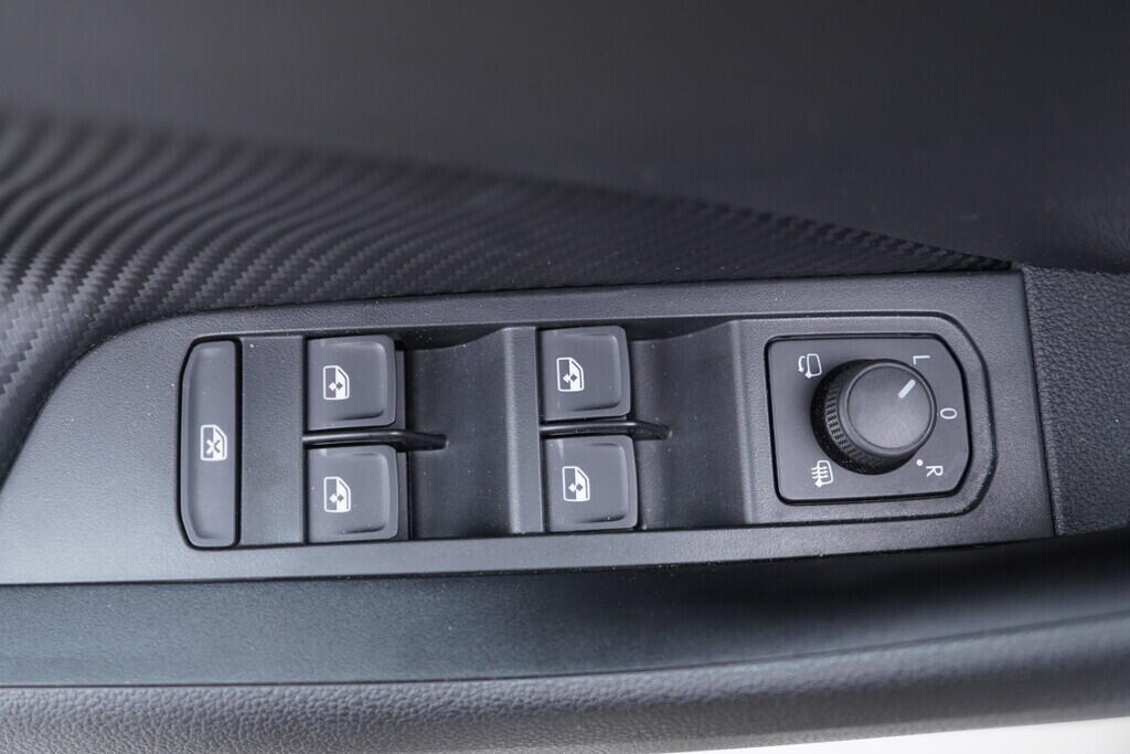 OV190V10552_20.webp_SCALA Monte Carlo 1.0 TSI 85 kW automat, DPH