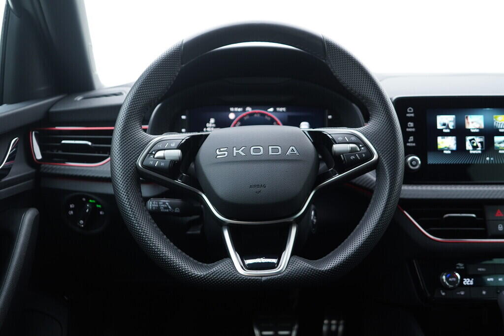 OV190V10552_28.webp_SCALA Monte Carlo 1.0 TSI 85 kW automat, DPH