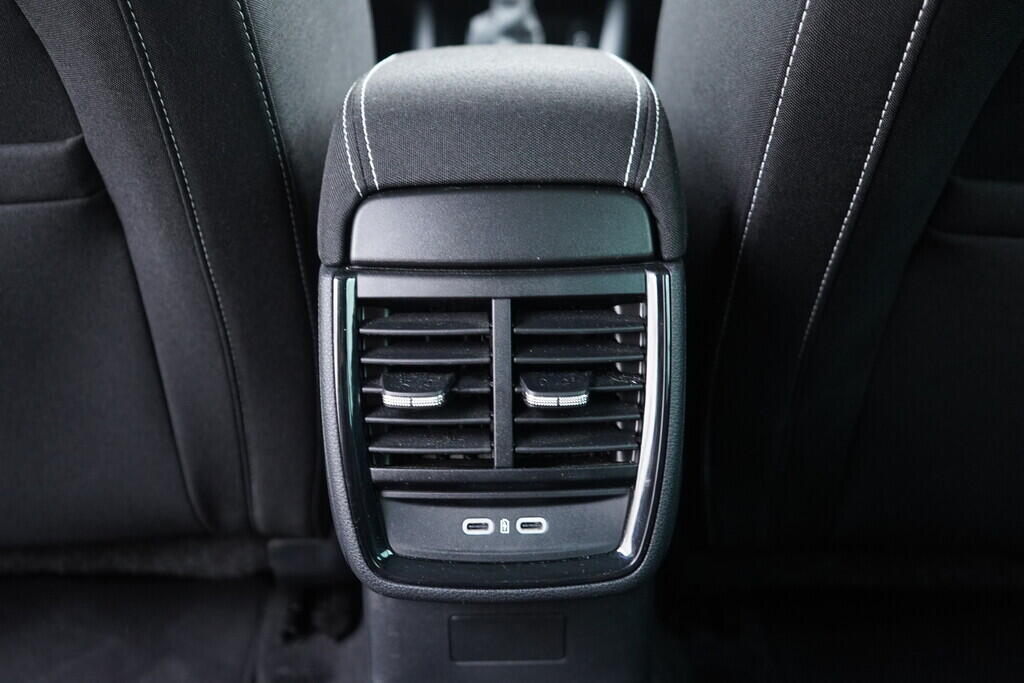 OV190V10552_36.webp_SCALA Monte Carlo 1.0 TSI 85 kW automat, DPH