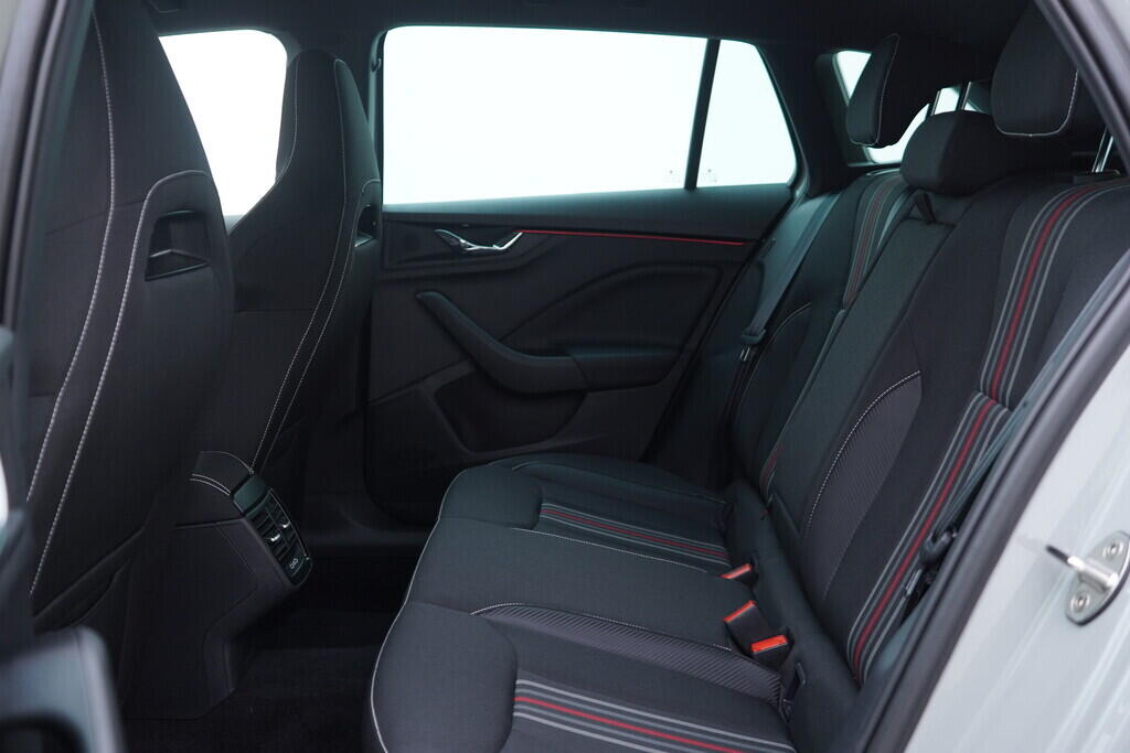 OV190V10552_37.webp_SCALA Monte Carlo 1.0 TSI 85 kW automat, DPH