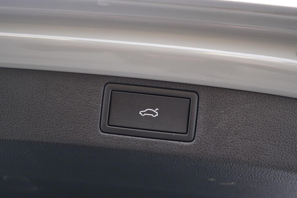 OV190V10552_38.webp_SCALA Monte Carlo 1.0 TSI 85 kW automat, DPH