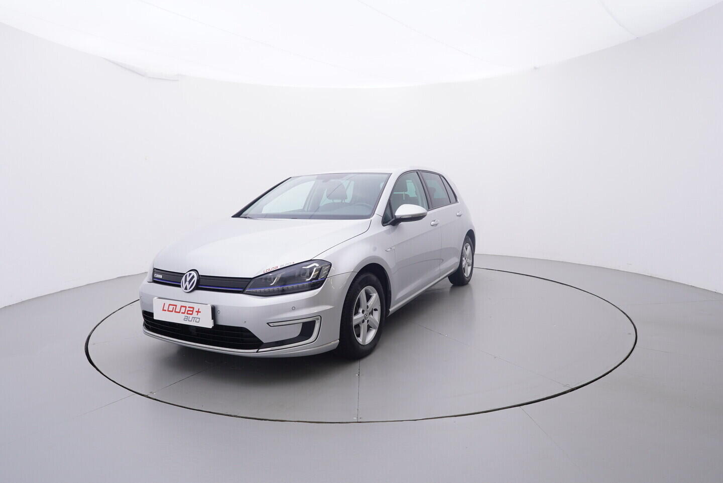 OV190V10554_10.webp_E-GOLF    85 kW automat, DPH