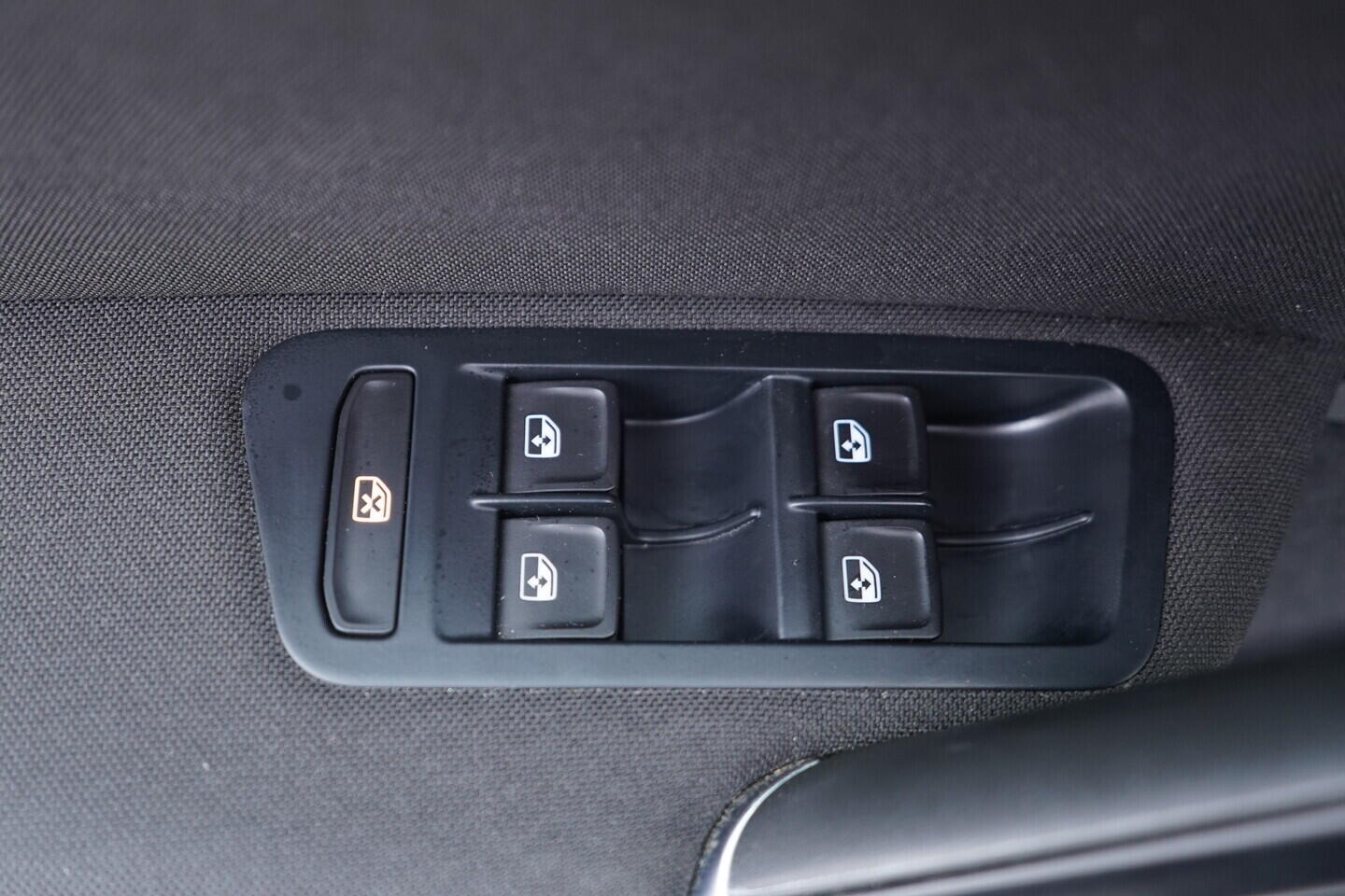 OV190V10554_20.webp_E-GOLF    85 kW automat, DPH