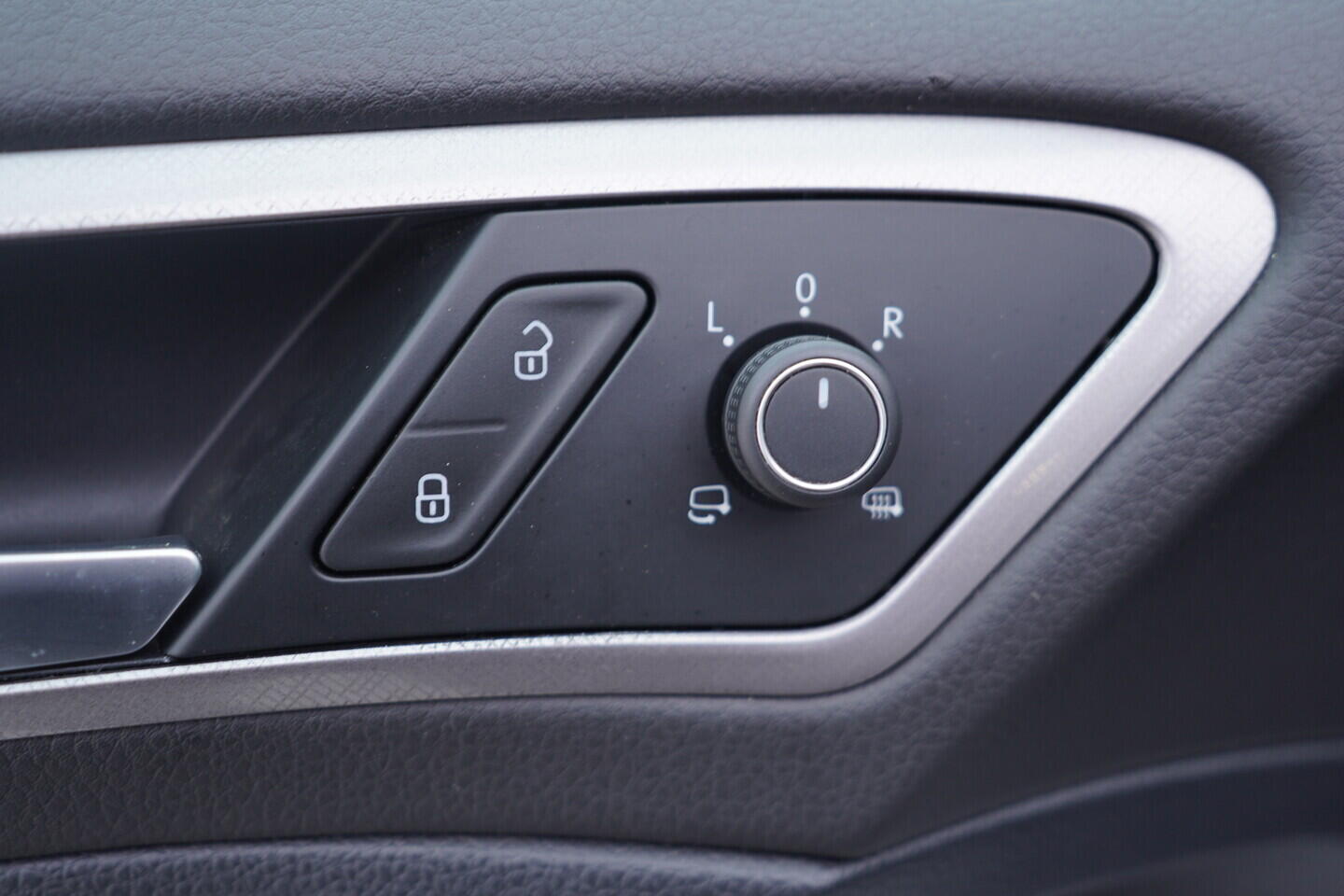 OV190V10554_21.webp_E-GOLF    85 kW automat, DPH