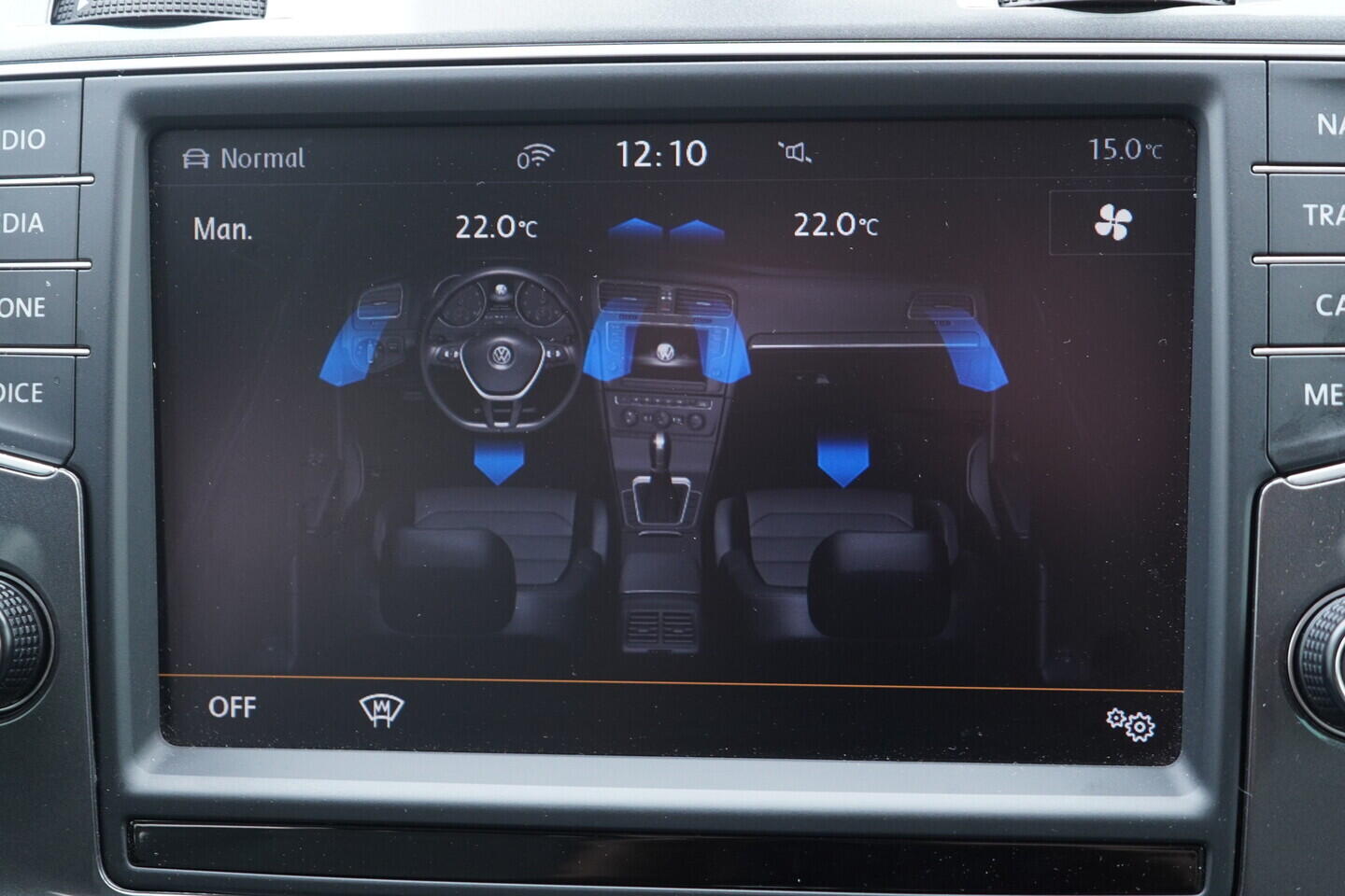 OV190V10554_31.webp_E-GOLF    85 kW automat, DPH