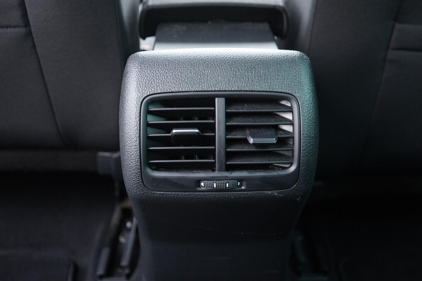 OV190V10554_36.webp_E-GOLF    85 kW automat, DPH