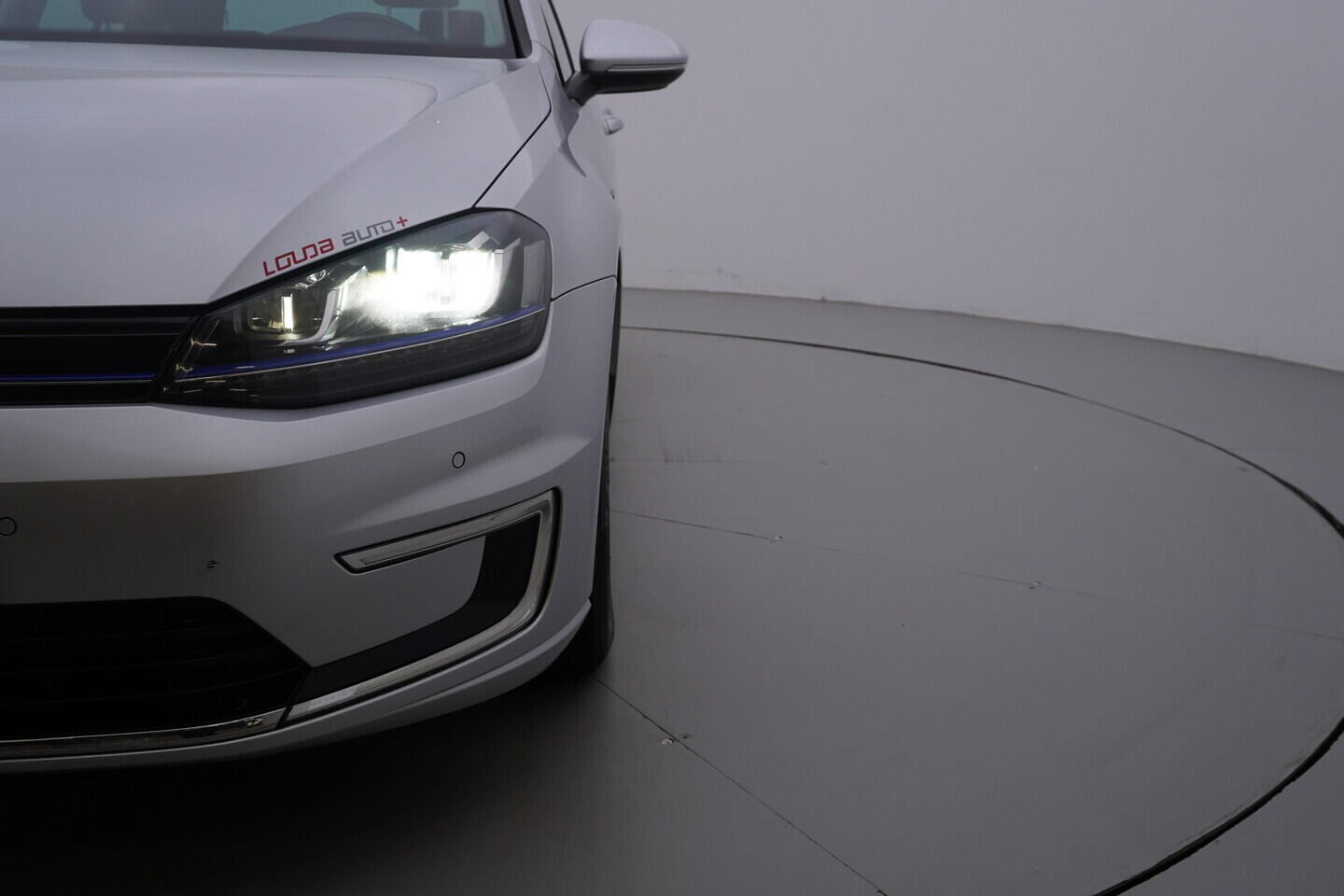 OV190V10554_42.webp_E-GOLF    85 kW automat, DPH