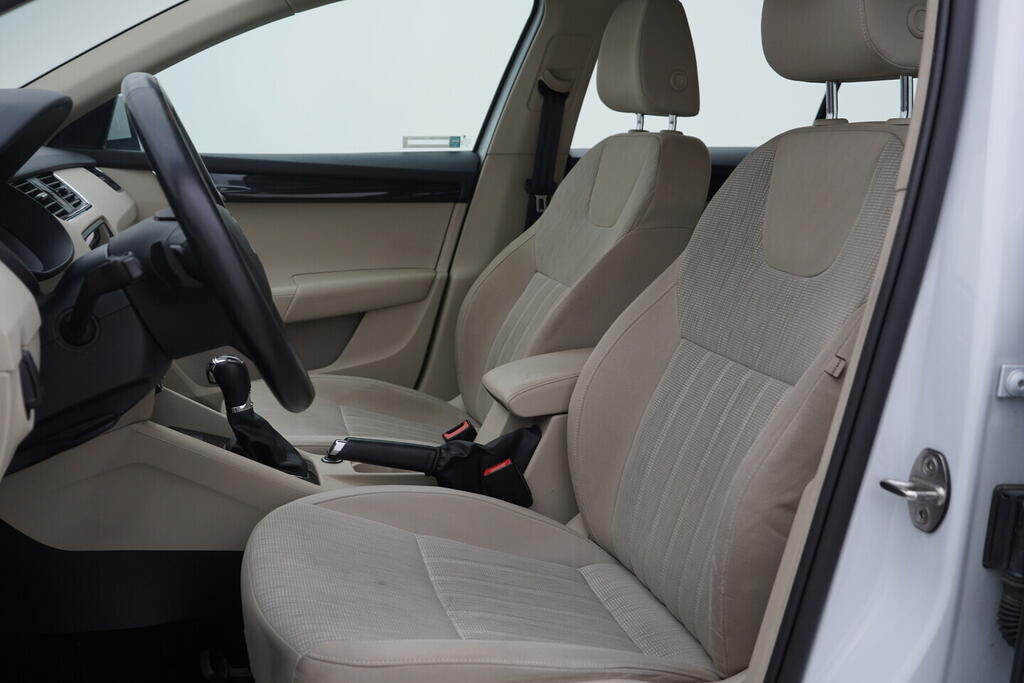 OV190V10555_22.webp_OCTAVIA Style 2.0 TSI 140 kW automat, DPH