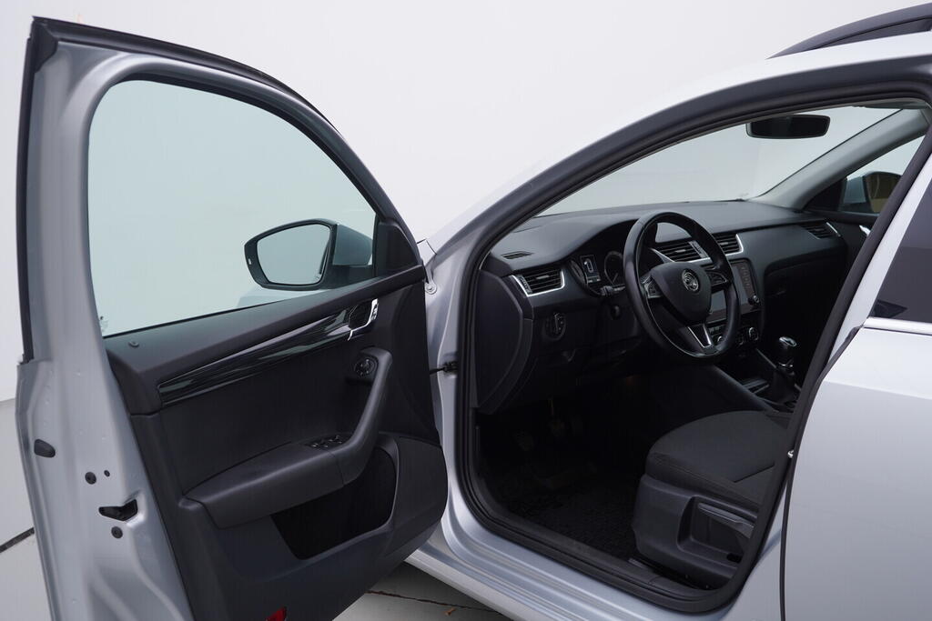 OV190V10557_18.webp_OCTAVIA Style 1.6 TDI 85 kW manuál