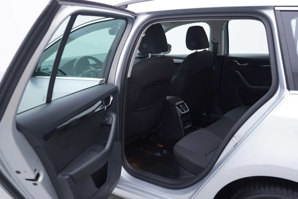 OV190V10557_34.webp_OCTAVIA Style 1.6 TDI 85 kW manuál