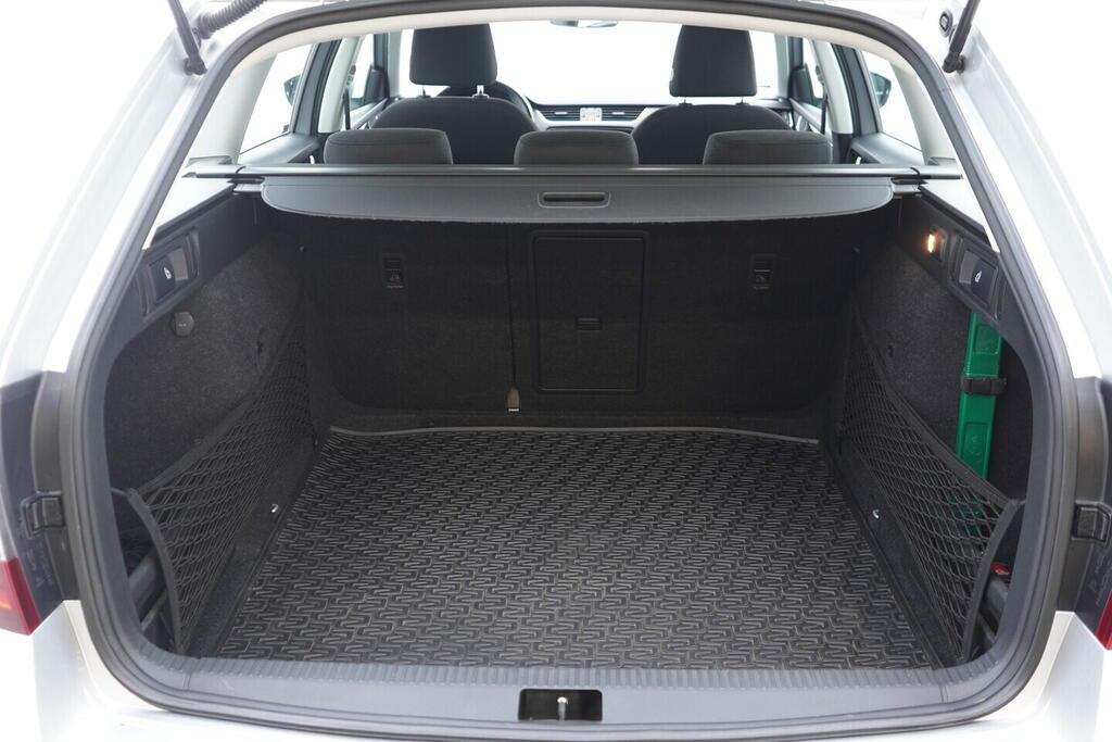 OV190V10557_37.webp_OCTAVIA Style 1.6 TDI 85 kW manuál