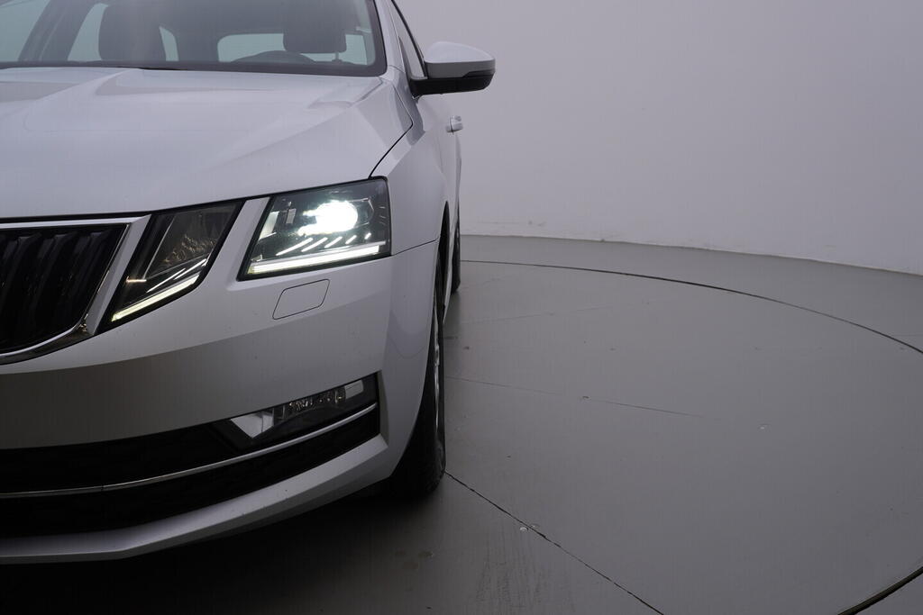 OV190V10557_41.webp_OCTAVIA Style 1.6 TDI 85 kW manuál