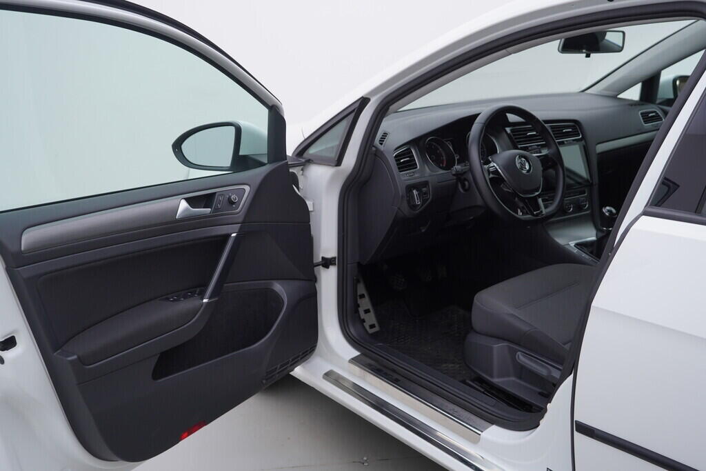 OV190V10558_18.webp_GOLF Comfortline 1.2 TSI 77 kW manuál