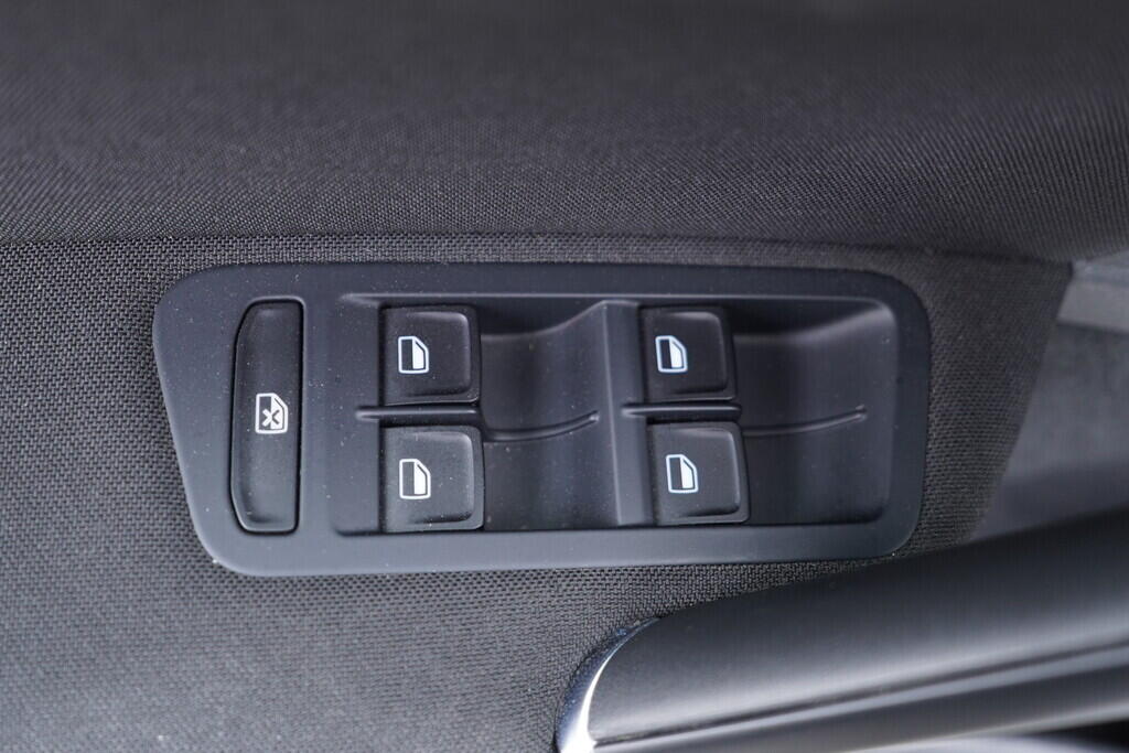 OV190V10558_20.webp_GOLF Comfortline 1.2 TSI 77 kW manuál