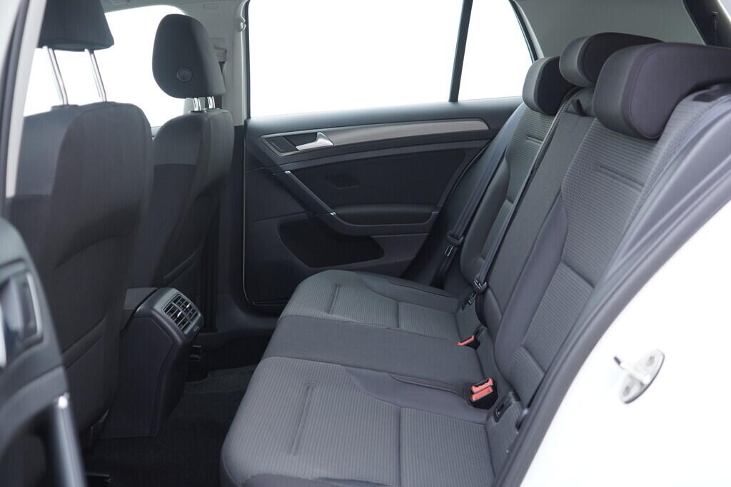 OV190V10558_34.webp_GOLF Comfortline 1.2 TSI 77 kW manuál