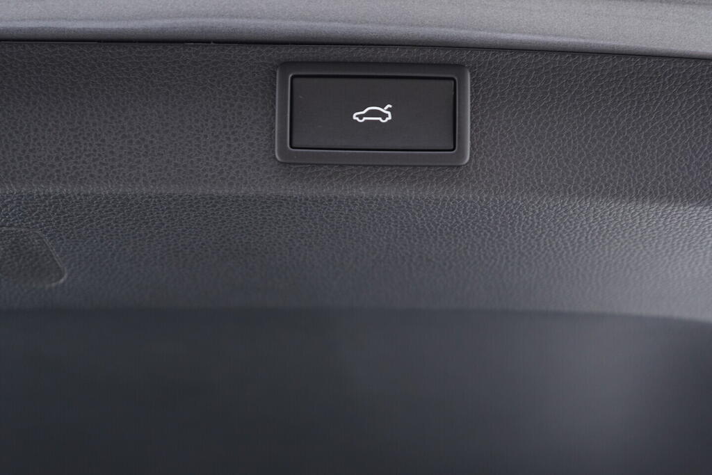 OV190V10559_38.webp_KAROQ Selection 1.5 TSI 110 kW automat, DPH