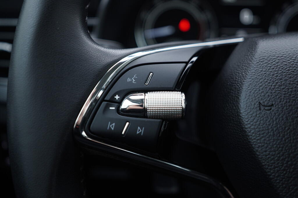 OV190V10560_26.webp_KAMIQ Ambition 1.0 TSI 70 kW manuál, DPH