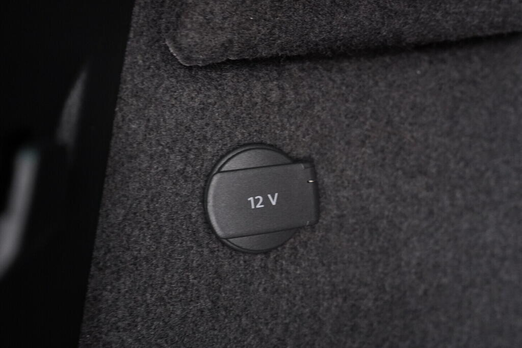 OV190V10561_40.webp_KAROQ Selection 1.5 TSI 110 kW automat, DPH