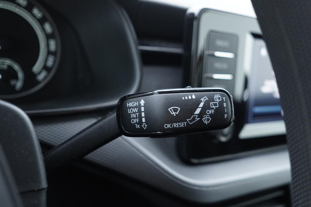 OV190V10564_27.webp_KAMIQ Ambition 1.0 TSI 70 kW manuál, DPH