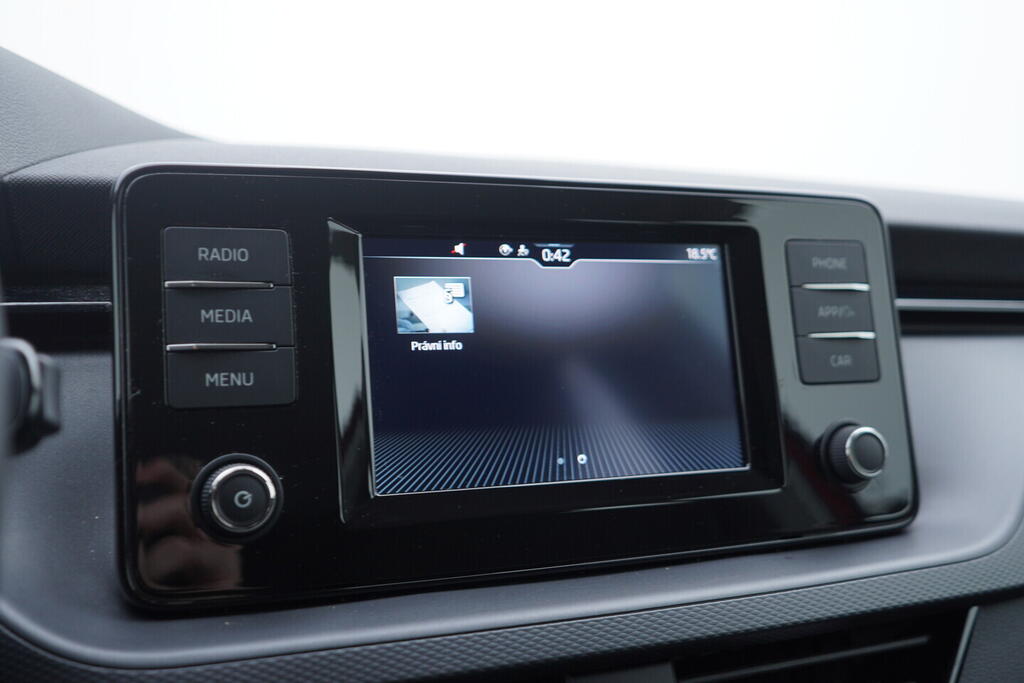 OV190V10564_30.webp_KAMIQ Ambition 1.0 TSI 70 kW manuál, DPH