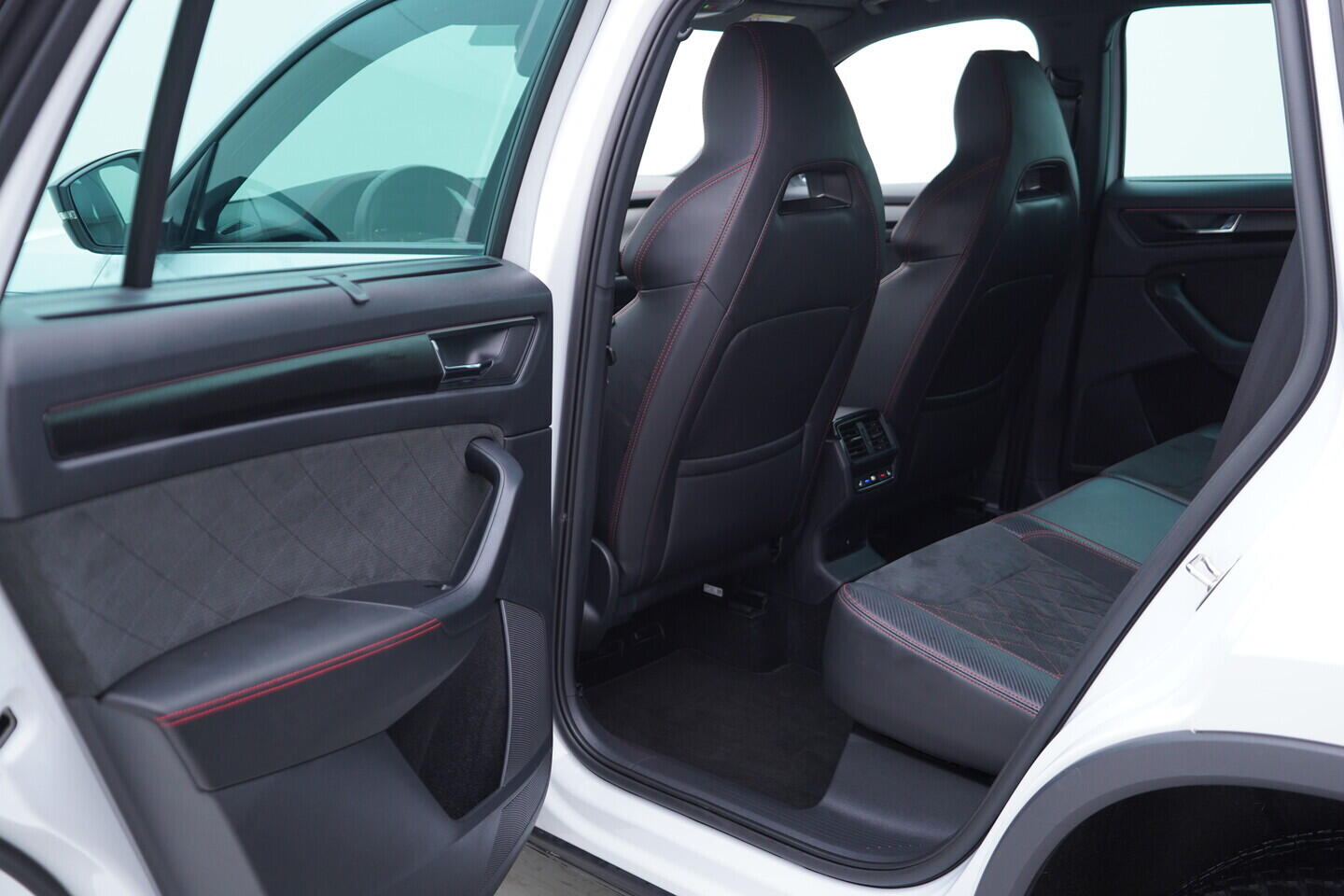 OV190V10565_25.webp_KODIAQ RS 2.0 TSI 180 kW automat, DPH