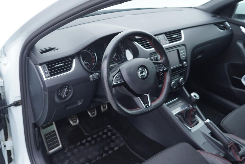 OV190V10566_21.webp_OCTAVIA RS 2.0 TDI 135 kW manuál