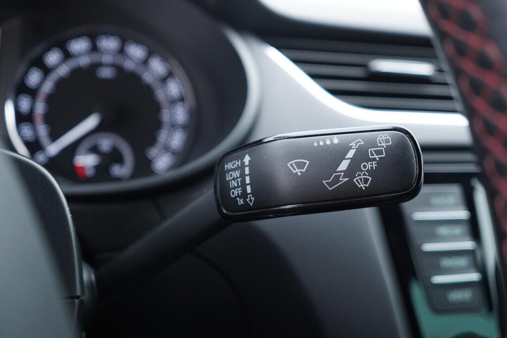 OV190V10566_25.webp_OCTAVIA RS 2.0 TDI 135 kW manuál