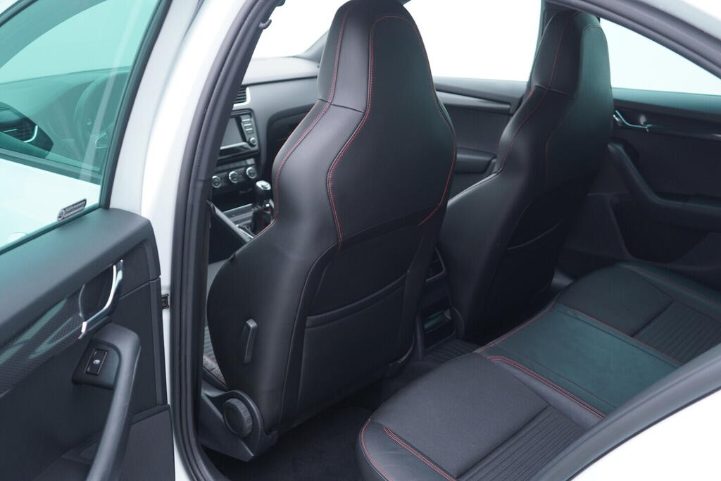 OV190V10566_33.webp_OCTAVIA RS 2.0 TDI 135 kW manuál