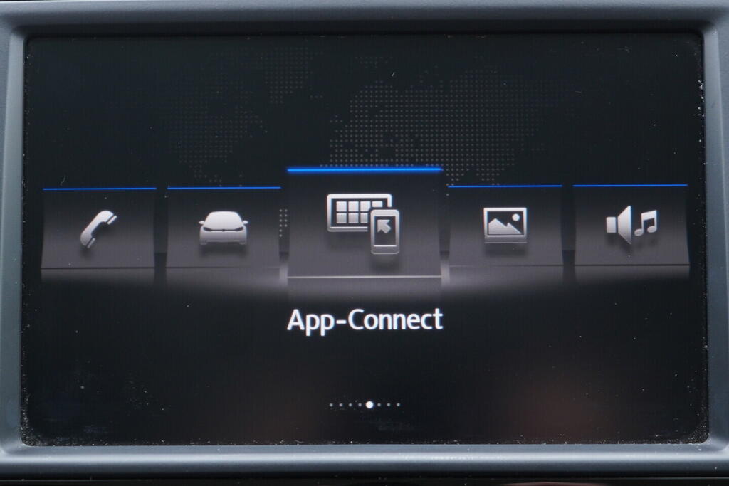 OV190V10567_28.webp_PASSAT Highline 2.0 TDI 110 kW manuál, DPH