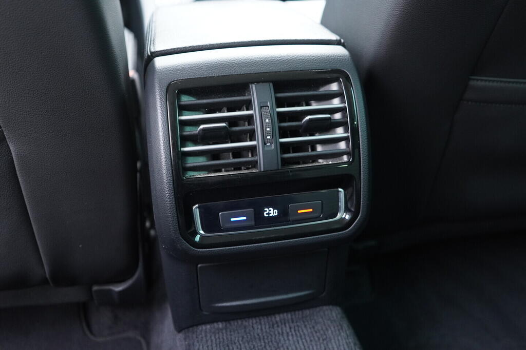 OV190V10567_36.webp_PASSAT Highline 2.0 TDI 110 kW manuál, DPH