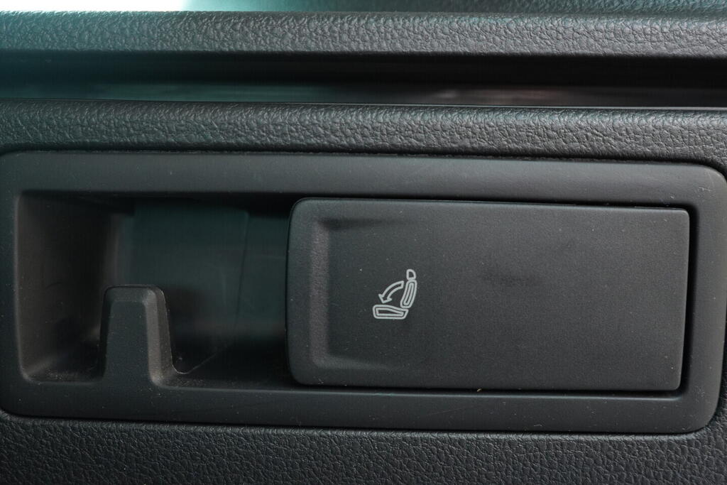 OV190V10567_39.webp_PASSAT Highline 2.0 TDI 110 kW manuál, DPH