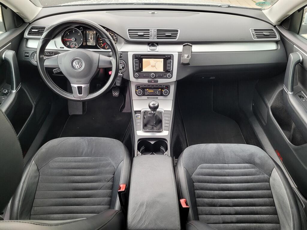 OV190V10569_18.webp_PASSAT VARIANT Highline 2.0 TDI 103 kW manuál