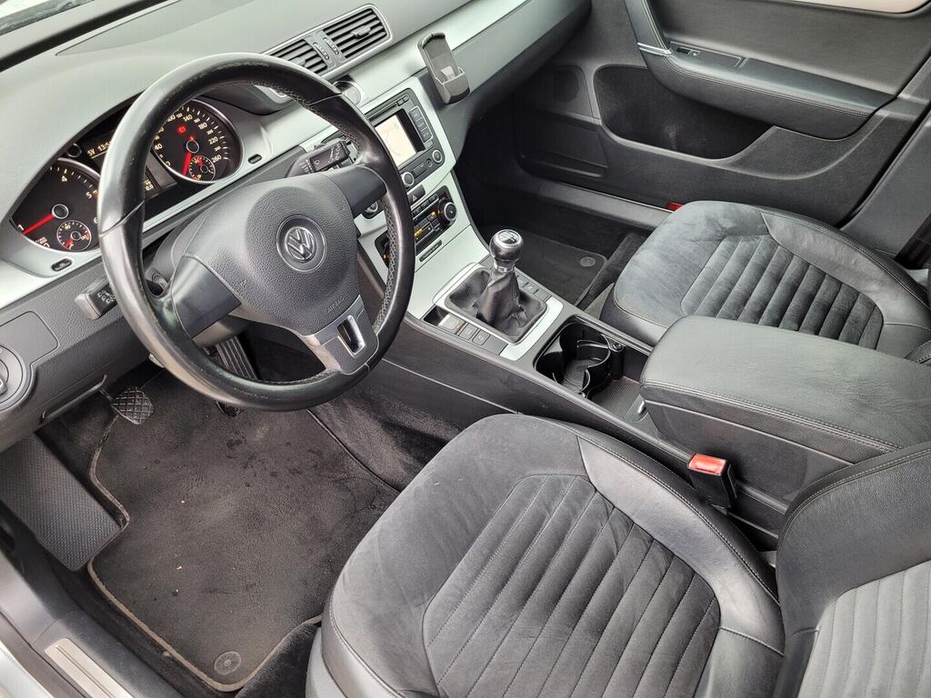 OV190V10569_31.webp_PASSAT VARIANT Highline 2.0 TDI 103 kW manuál