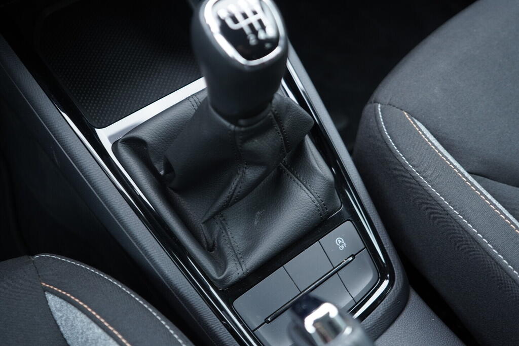 OV190V10571_33.webp_SCALA Selection 1.0 TSI 85 kW manuál, DPH