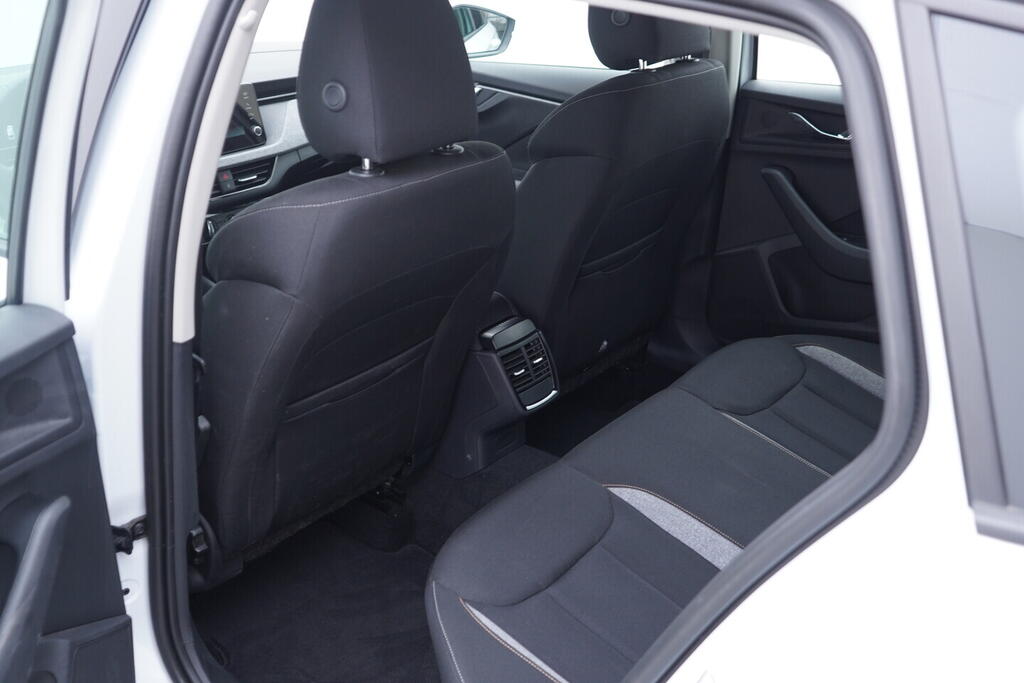 OV190V10571_34.webp_SCALA Selection 1.0 TSI 85 kW manuál, DPH