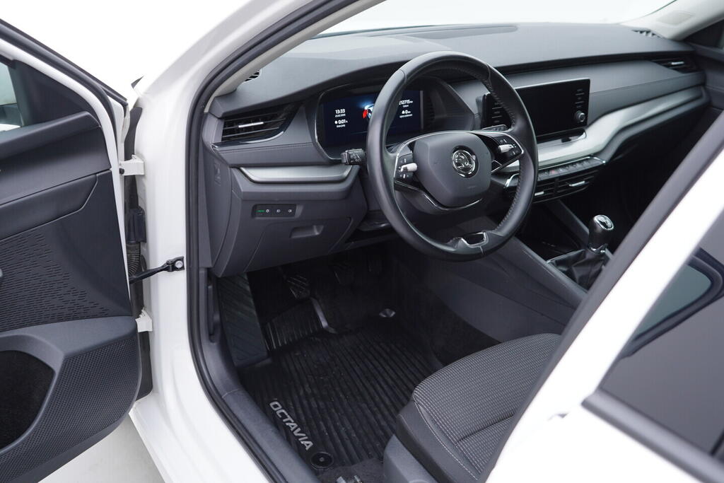 OV190V10574_18.webp_OCTAVIA Ambition 2.0 TDI 85 kW manuál, DPH