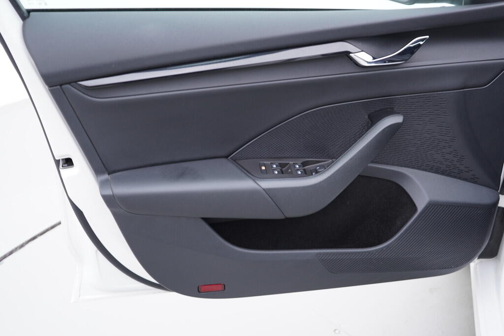 OV190V10574_19.webp_OCTAVIA Ambition 2.0 TDI 85 kW manuál, DPH