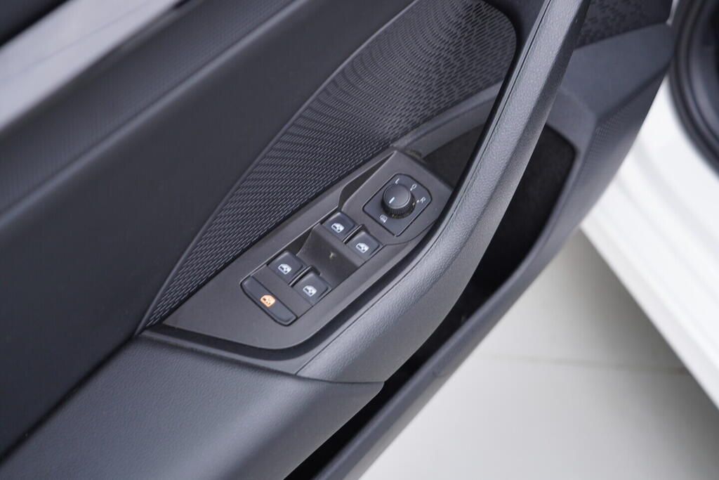 OV190V10574_20.webp_OCTAVIA Ambition 2.0 TDI 85 kW manuál, DPH