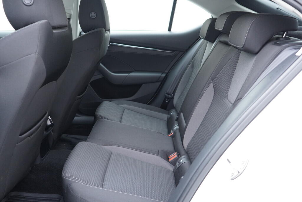 OV190V10574_35.webp_OCTAVIA Ambition 2.0 TDI 85 kW manuál, DPH