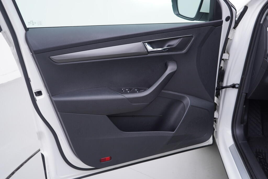 OV190V10576_19.webp_KAROQ Style 1.5 TSI 110 kW manuál