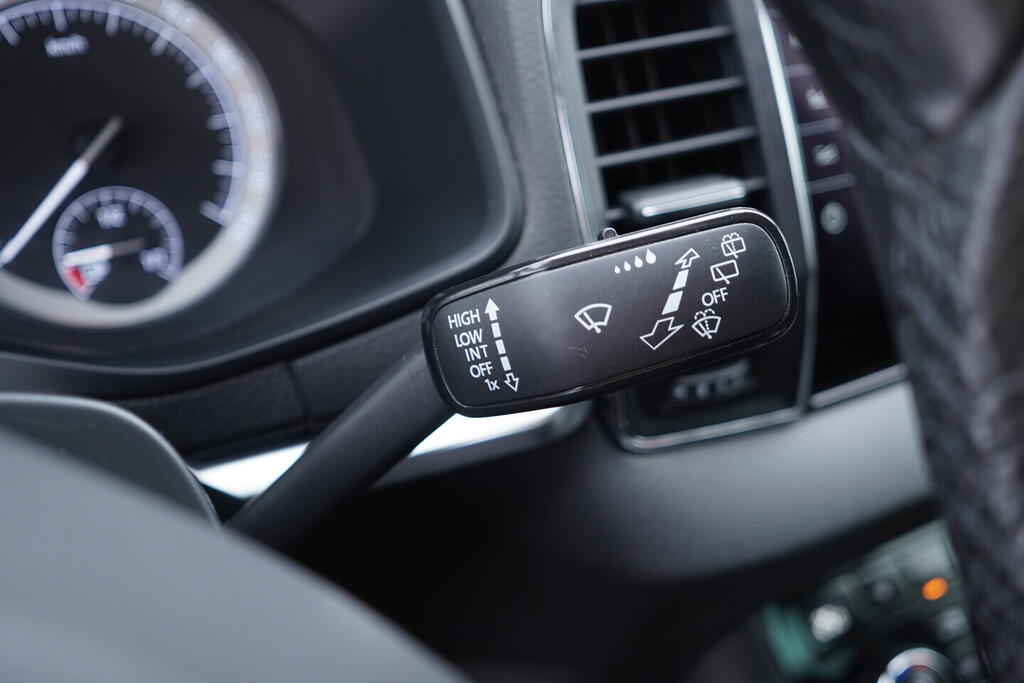 OV190V10576_24.webp_KAROQ Style 1.5 TSI 110 kW manuál