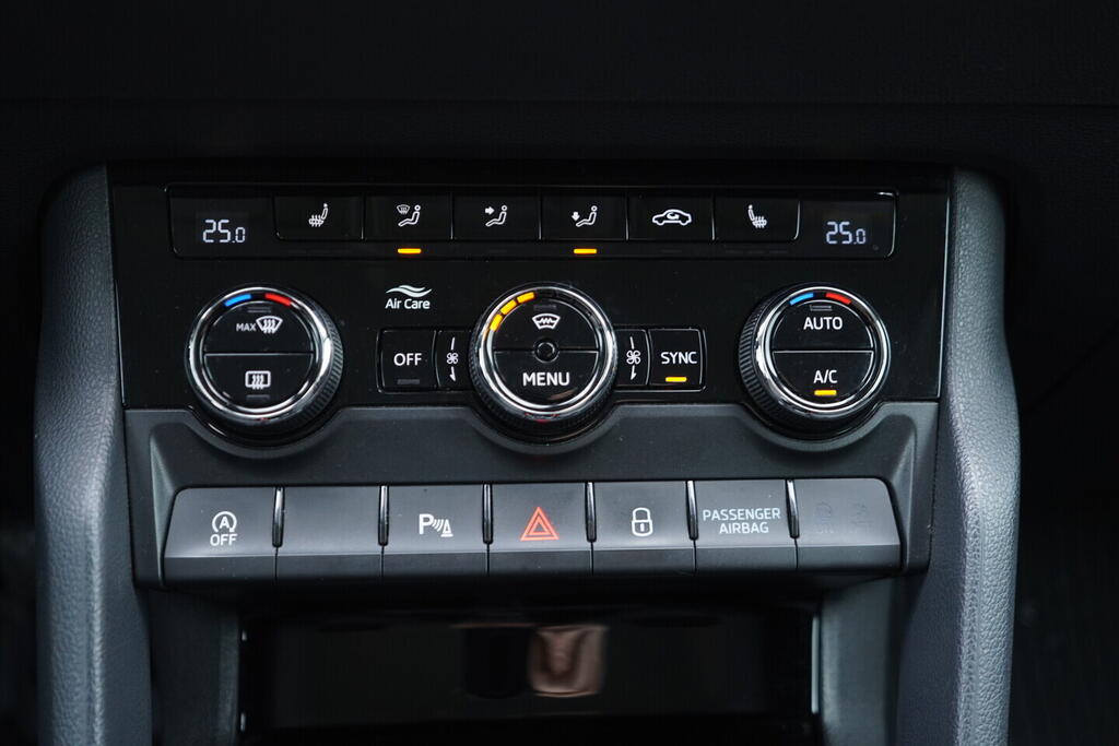 OV190V10576_31.webp_KAROQ Style 1.5 TSI 110 kW manuál